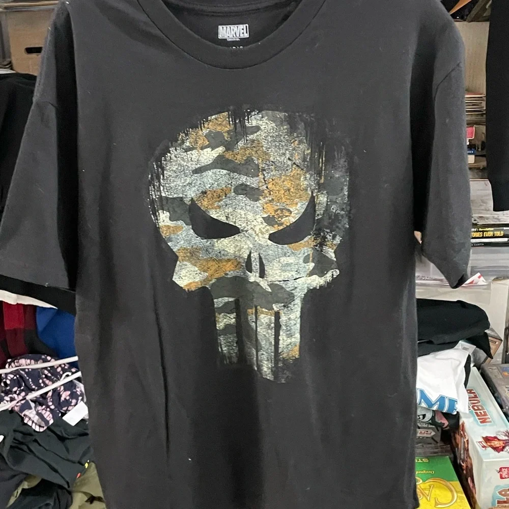 Marvel Black and Gray Punisher Tee - Picture 1 of 4